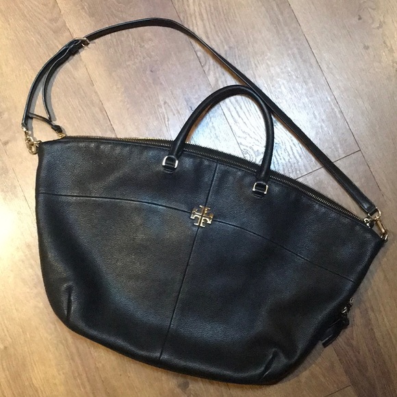 Tory Burch Handbags - TORI BURCH BLACK & GOLD LEATHER PURSE CROSS BODY STRAP